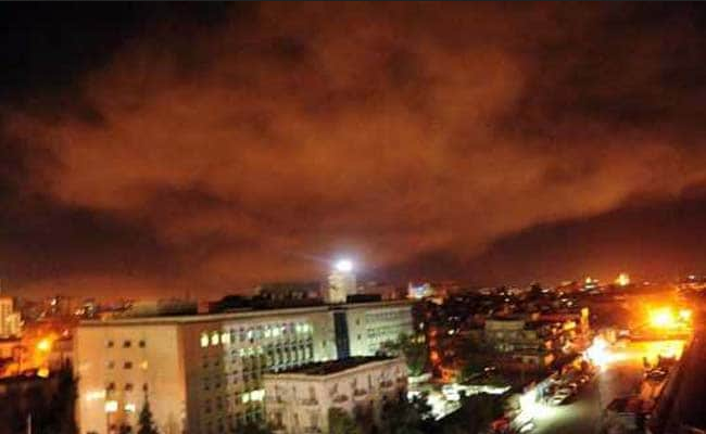 Israel ataca aeroportos de Damasco e Aleppo, diz televisão estatal síria