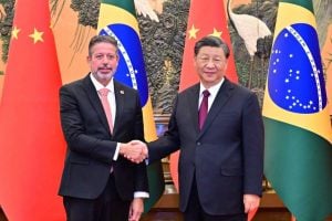 Em encontro com Lira, Xi Jinping promete mais 'sinergia' com o Brasil