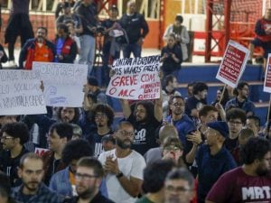 Trabalhadores iniciam greve unificada em São Paulo nesta terça-feira