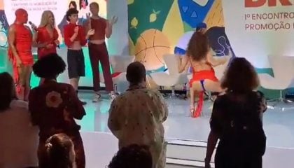 Ministério da Saúde repudia episódio envolvendo dançarina e afasta diretor
