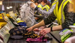 Resíduos têxteis: por que é tão difícil reciclar roupas?
