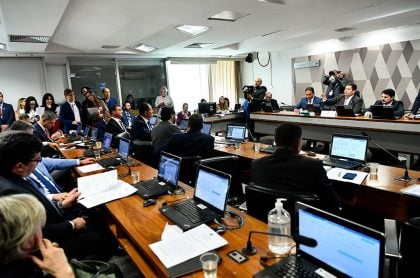 CCJ do Senado pode votar PEC que autoriza o comércio de plasma humano
