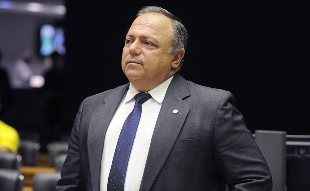Pazuello pede a Dino um plano para proteger sinagogas e judeus no Brasil