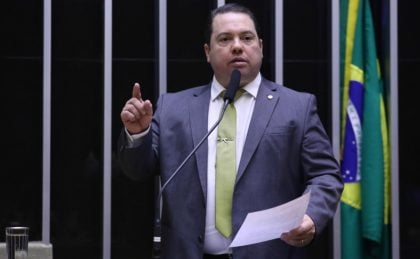 Deputados bolsonaristas pressionam governo Lula a classificar o Hamas como terrorista