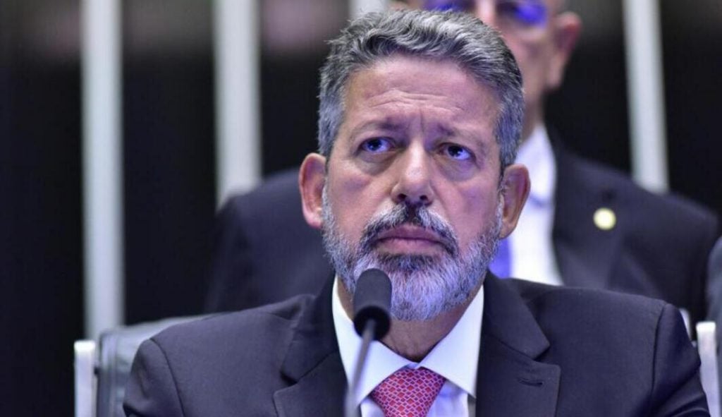 PSB decide deixar o maior bloco da Câmara, capitaneado por Lira