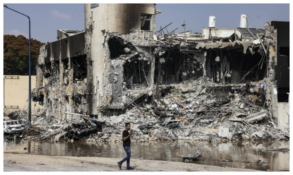 Chegam ao Egito 28 bebês retirados de Gaza; Hamas denuncia novo bombardeio a hospital