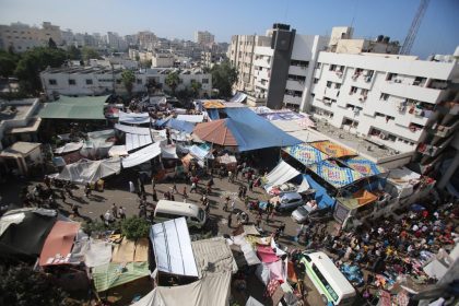 Tanques israelenses cercam o principal hospital de Gaza