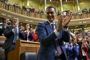 Pedro Sánchez é reeleito presidente do governo pelo Parlamento espanhol