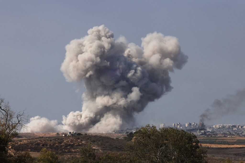 Gaza tem corte nas telecomunicações; Israel prossegue com operação em hospital