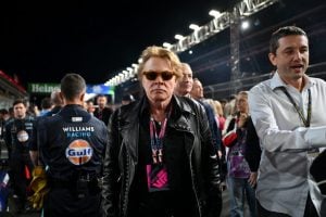 Axl Rose, vocalista do Guns N’ Roses, é acusado de agressão sexual