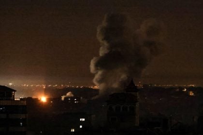 Médico palestino anuncia 27 mortes em ataque israelense contra escola da ONU em Gaza