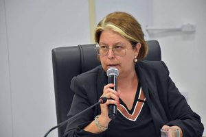 'Justiça foi feita': vereadora do PT cassada por denunciar gesto nazista em SC recupera o mandato