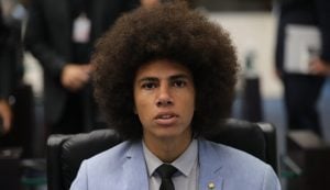 Denúncia contra Renato Freitas por chamar Zanin de 'branco privilegiado' avança na Assembleia do Paraná