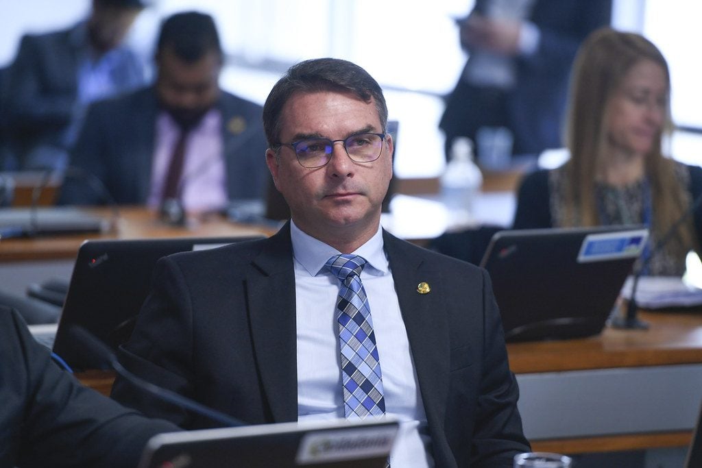 ‘Se eu quiser, eu ponho o Flávio Bolsonaro na cadeia’, ameaça ex-sócio do senador