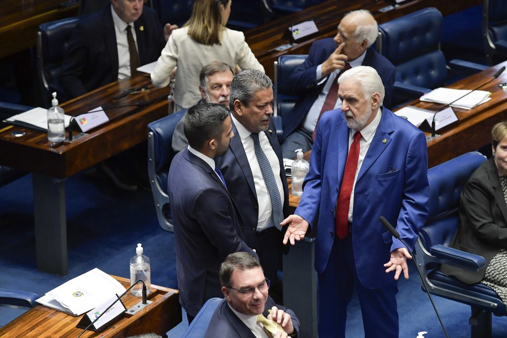 52 a 18: Confira como votou cada senador na PEC que limita decisões do STF