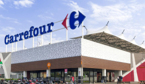 Carrefour terá de indenizar mulher demitida após denunciar xenofobia