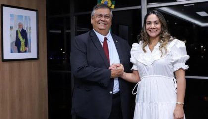 Quem é a suplente que deve assumir por quase 8 anos a vaga de Dino no Senado