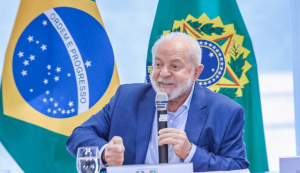 'Dinheiro bom é dinheiro transformado em obras', defende Lula em reunião com ministros