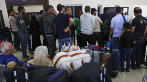 Brasileiros tentam cruzar a fronteira de Gaza com Egito após um mês de espera