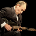Morre Lanny Gordin, um dos maiores guitarristas da música brasileira