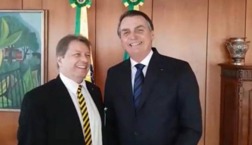Deputado do PL apresenta projeto para retomar o voto em cédula no Brasil