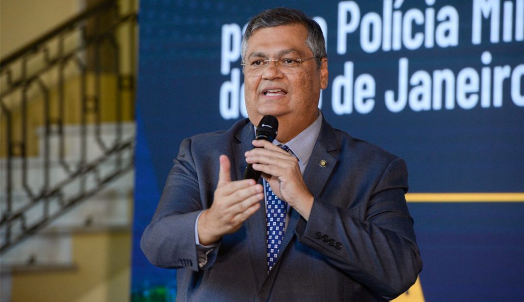 ‘Nosso lado é o dos compromissos internacionais’, diz Dino após operação contra supostos planos terroristas