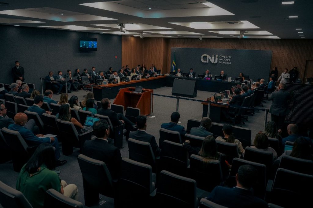 Juízes não poderão impedir adoção por casais homoafetivos e famílias monoparentais, decide o CNJ