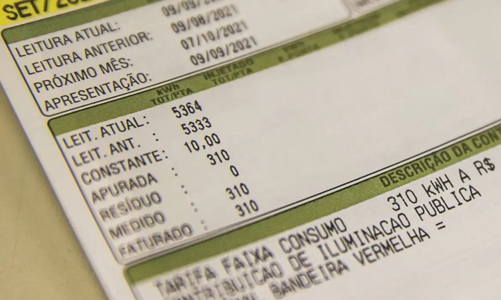 O impacto da conta de luz na prévia da inflação de outubro, segundo o IBGE