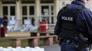Dezenas de escolas francesas recebem alertas de bomba; estabelecimentos são esvaziados