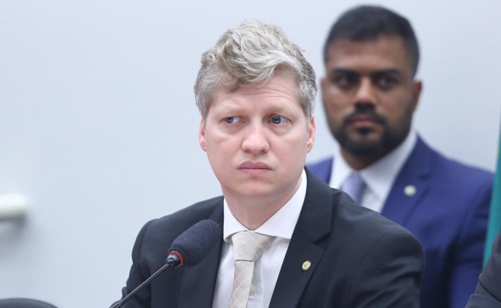 Por que a OAB decidiu interpelar Marcel van Hattem após discurso na Câmara