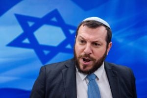 Ministro israelense é suspenso após sugerir uso de bomba atômica em Gaza
