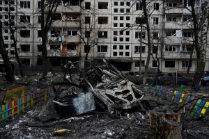 Ataque russo deixa dezenas de feridos em Kiev