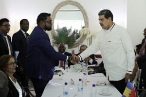 Venezuela e Guiana concordam em não usar a força na disputa por Essequibo