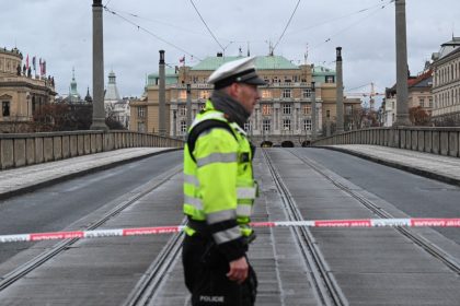 Tiros na Universidade de Praga deixam vários mortos; agressor foi ‘eliminado’, diz polícia