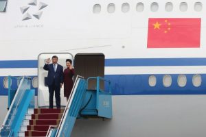 Presidente chinês inicia visita ao Vietnã para contrapor EUA