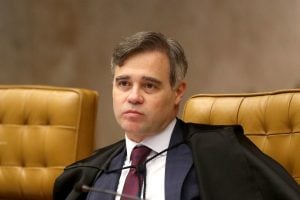 André Mendonça devolve ao plenário ação que pode descriminalizar o porte de maconha