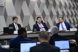 O que disse Dino em sabatina sobre julgar processos contra Bolsonaro