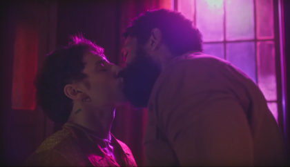 55% dos brasileiros são contrários a exibição de beijo gay em novelas, diz pesquisa