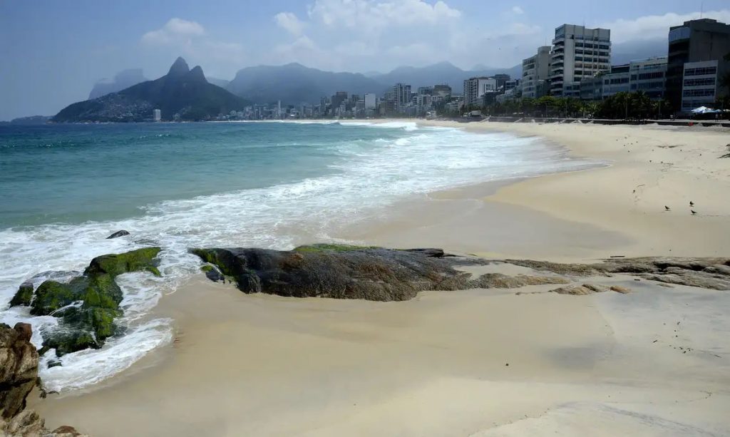 Satisfação de morar no Brasil salta de 59% para 74% em um ano, aponta Datafolha