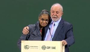 Lula se emociona em evento da COP com Marina, em Dubai; assista