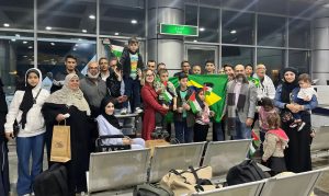 Terceiro grupo de brasileiros repatriados de Gaza deixa o Egito