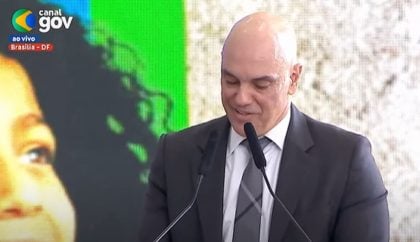 8 de Janeiro: Moraes discursa em evento no Planalto aos gritos de ‘sem anistia’