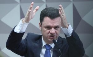 Ex-diretora do Ministério da Justiça diz que Anderson Torres tentou impedir trânsito de eleitores em 2022