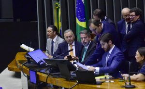 Confira como votou cada deputado no 2º turno da reforma tributária