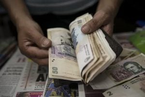 Com alta da inflação, BC da Argentina analisa emitir novas notas de 20 mil e 50 mil pesos