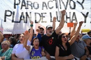 Justiça da Argentina suspende reforma trabalhista de Milei