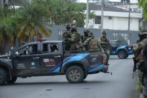 Renan Calheiros indica possibilidade de operação para repatriar brasileiros do Equador