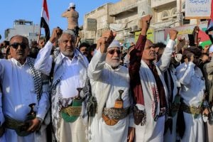 EUA fazem novos ataques no Iêmen contra supostos mísseis dos huthis