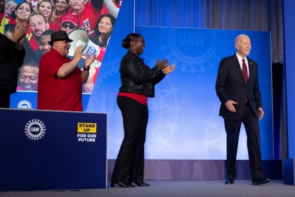 Principal sindicato automobilístico dos EUA defende voto em Biden para presidente