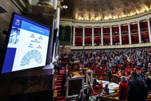 França avança para incluir o aborto em sua Constituição